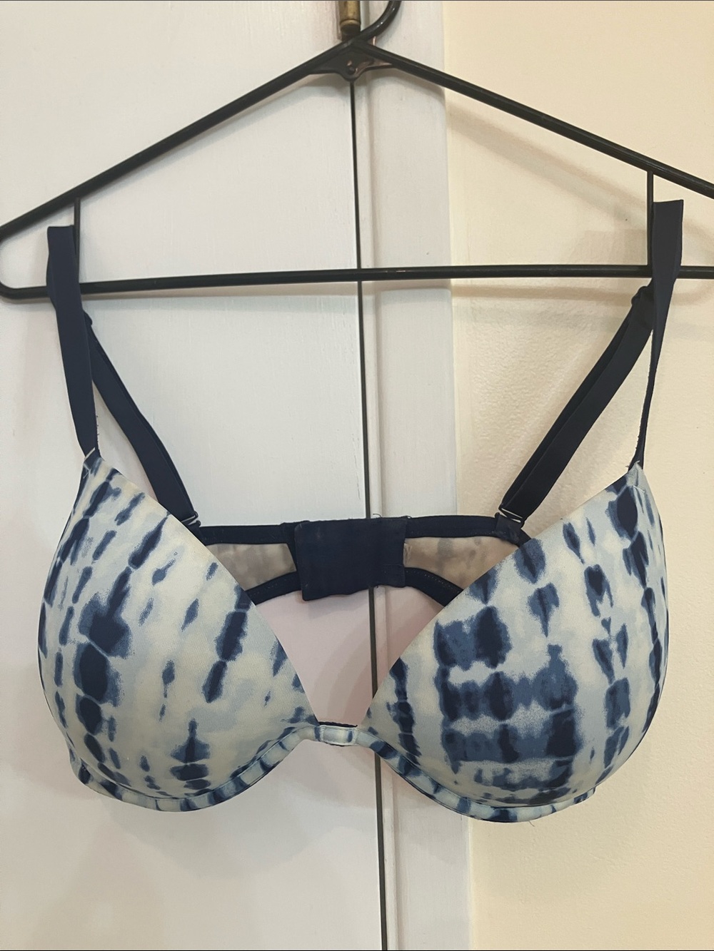 VICTORIAS SECRET P.I.N.K. Tie Dye 34E(DD) Bra